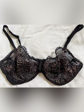 La Perla Sheer Lace Underwire Bra in Black and metallic Rose